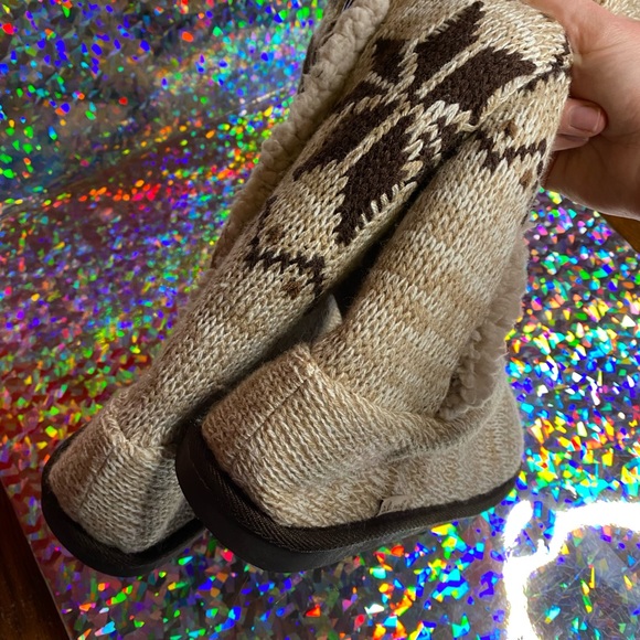 🤎Muk Luks brown button fold over brown boots🤎 - Picture 7 of 13